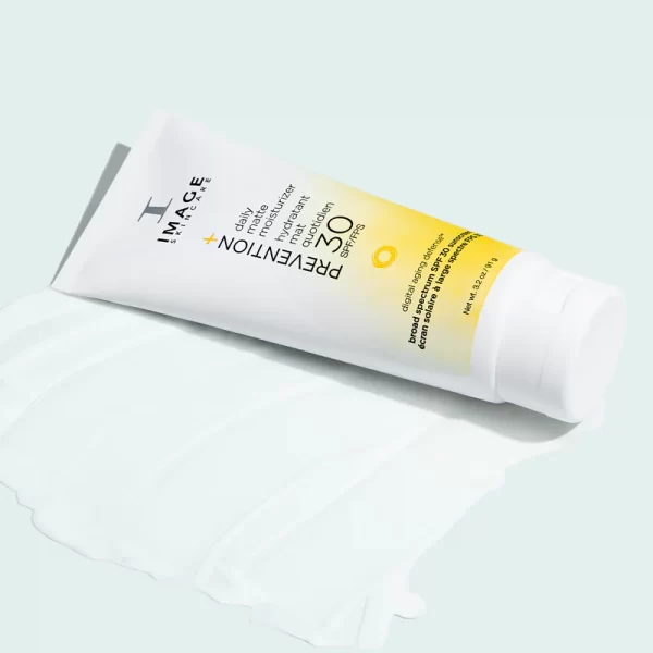 IMAGE PREVENTION+® daily matte moisturizer SPF 30 flat view